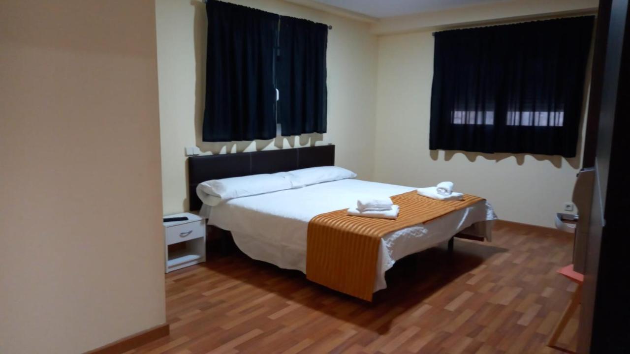 Las Olivas- Borox Aparthotel Sesena Nuevo Exterior photo